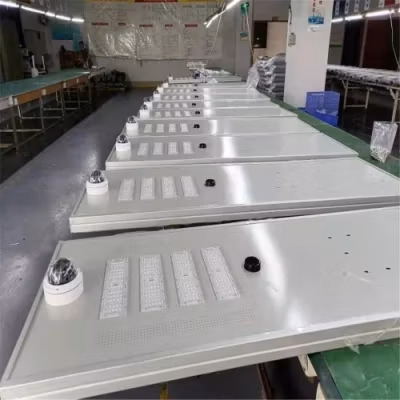 Projekt Hochwertige, energiesparende, superhelle IP66 100 W 200 W 300 W LED-Solarstraßenlaterne